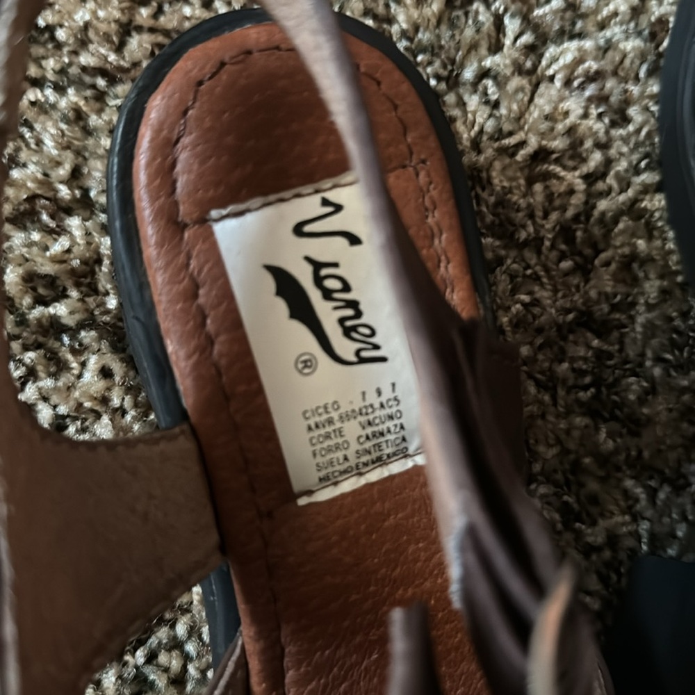 Vianey Sandle - Picture 5 of 7